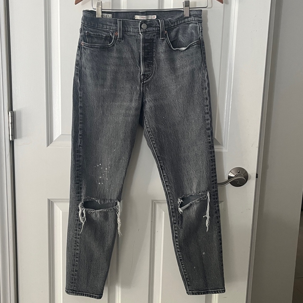 Levi’s Wedgie Jeans Gray Distressed Denim Sz 28